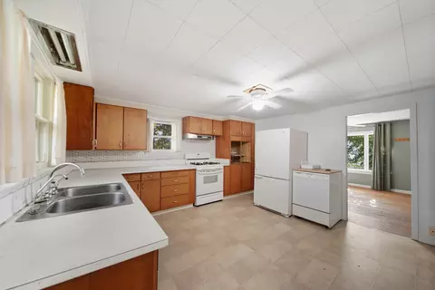 Kitchen - 2105 Dodge St, Dixon, IL 61021 photo 2 of 2