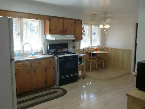Kitchen - 7357 W 109th St, Worth, IL 60482 photo 3 of 4