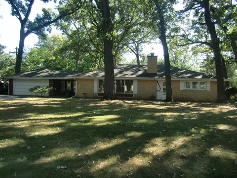 Exterior - 7357 W 109th St, Worth, IL 60482 photo 1 of 5