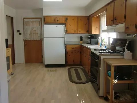 Kitchen - 7357 W 109th St, Worth, IL 60482 photo 2 of 4