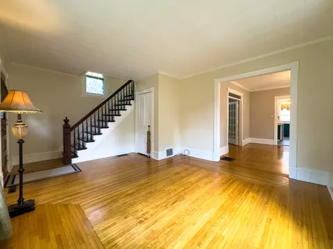 Living - 909 Bellevue Ave, Elgin, IL 60120 photo 3 of 7