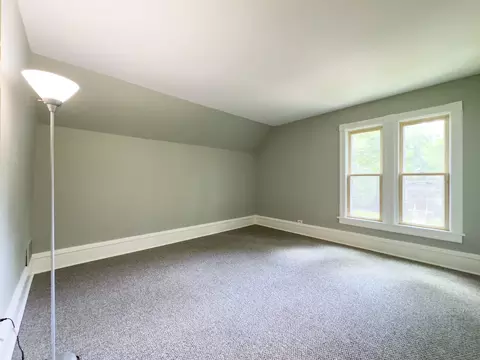Bedroom - 909 Bellevue Ave, Elgin, IL 60120 photo 2 of 9