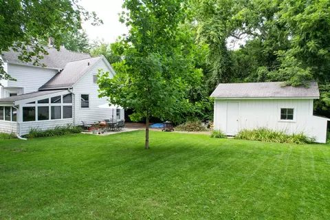 Exterior - 909 Bellevue Ave, Elgin, IL 60120 photo 8 of 8