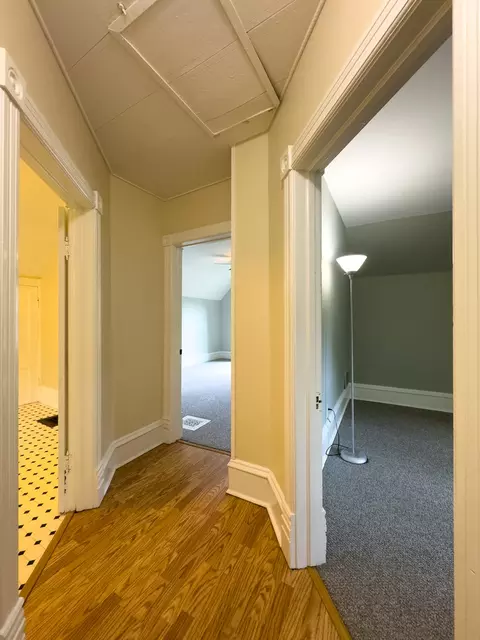 Entry Way - 909 Bellevue Ave, Elgin, IL 60120 photo 1 of 1