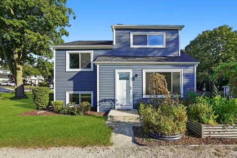27 W120 Williams St, Winfield, IL 60190