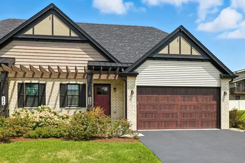 566 Mihelich Ln, Lockport, IL 60441