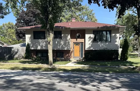 318 Marshall Rd, Bensenville, IL 60106