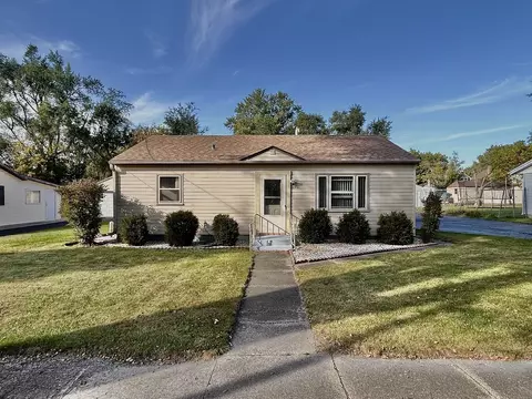 705 W Burbank St, Harvard, IL 60033