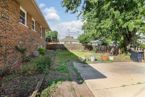 Exterior - 4009 Forest Ave, Brookfield, IL 60513 photo 4 of 5