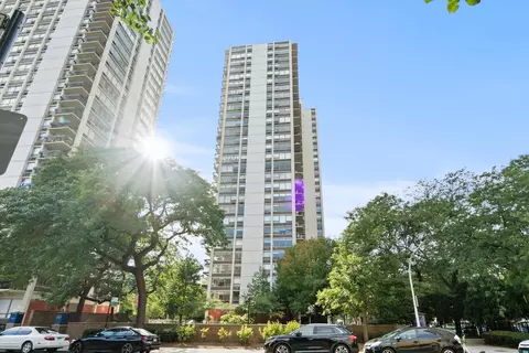 1360 N Sandburg Ter #2909C, Chicago, IL 60610