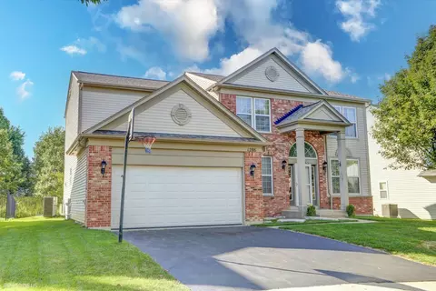 1286 Goldfinch Ln, Antioch, IL 60002