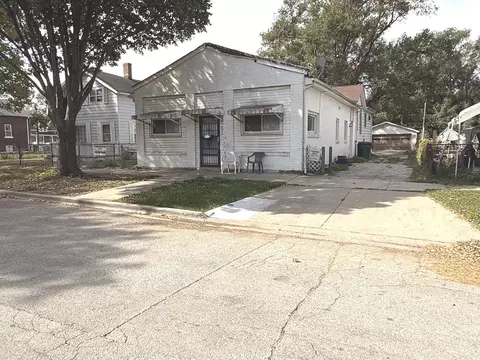 457 S Desplaines St, Joliet, IL 60436