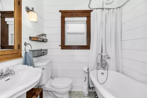 Bath - 204 E Burlington St, Riverside, IL 60546 photo 1 of 1