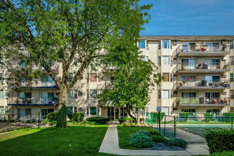 5510 Lincoln Ave #101, Morton Grove, IL 60053