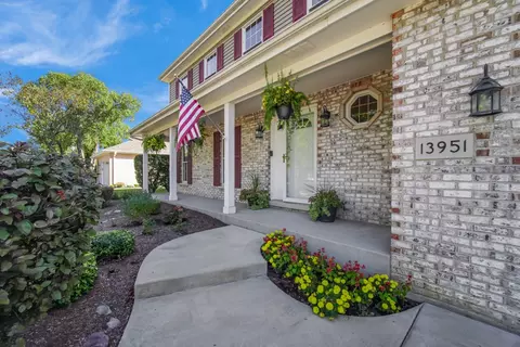 13951 Green Valley Dr, Orland Park, IL 60467