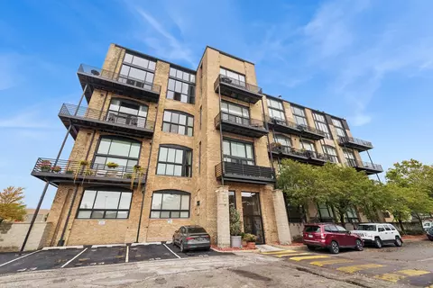 2614 N Clybourn Ave #401, Chicago, IL 60614
