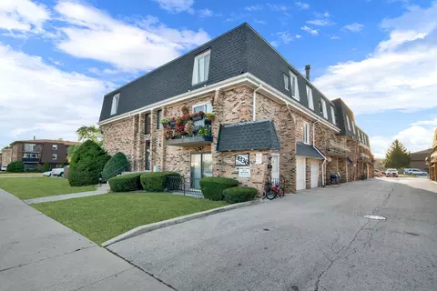 9836 Sayre Ave #15, Chicago Ridge, IL 60415