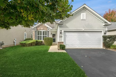 2864 Edgewater Dr, Elgin, IL 60124