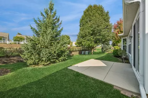 2864 Edgewater Dr, Elgin, IL 60124 photo 18