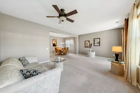2864 Edgewater Dr, Elgin, IL 60124 photo 7