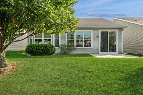 2864 Edgewater Dr, Elgin, IL 60124 photo 16