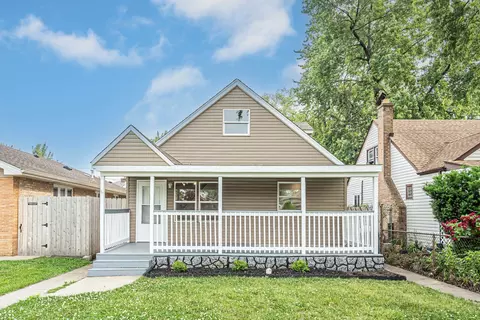 5707 W 82nd Pl, Burbank, IL 60459