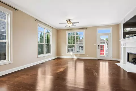 Living - 2528 Violet St, Glenview, IL 60026 photo 3 of 3