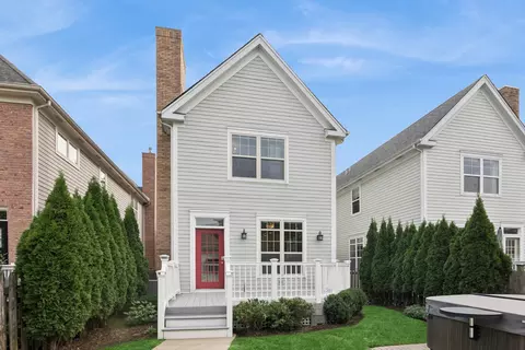 Exterior - 2528 Violet St, Glenview, IL 60026 photo 3 of 4