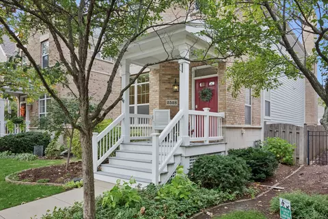 2528 Violet St, Glenview, IL 60026