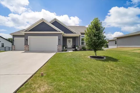Exterior - 507 Raef Rd, Downs, IL 61736 photo 2 of 5