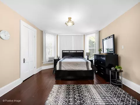 Bedroom - 211 Cedar St, Aurora, IL 60506 photo 1 of 3