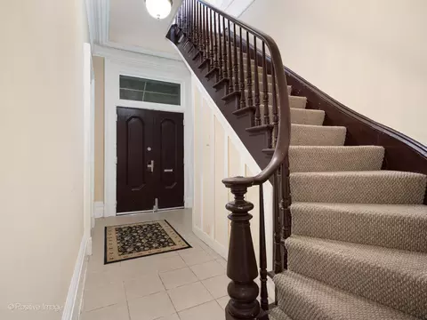 Entry Way - 211 Cedar St, Aurora, IL 60506 photo 1 of 1