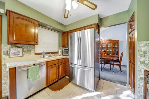 Kitchen - 445 Fordham Pl, Roselle, IL 60172 photo 1 of 1