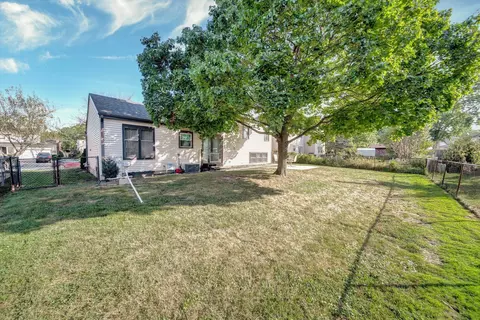 Exterior - 445 Fordham Pl, Roselle, IL 60172 photo 3 of 4