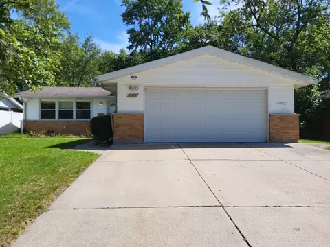 Exterior - 17113 Elm Dr, Hazel Crest, IL 60429 photo 2 of 6