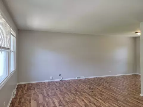 Living - 17113 Elm Dr, Hazel Crest, IL 60429 photo 2 of 6