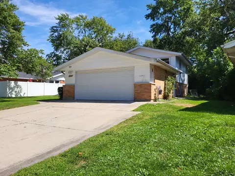 Exterior - 17113 Elm Dr, Hazel Crest, IL 60429 photo 3 of 6