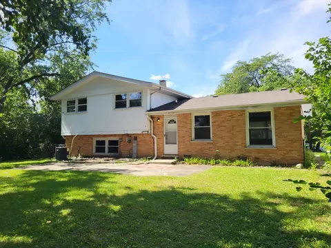 Exterior - 17113 Elm Dr, Hazel Crest, IL 60429 photo 4 of 6