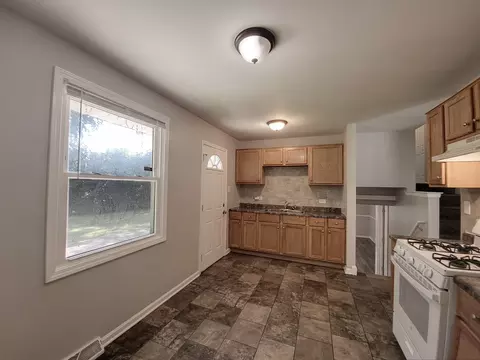 Kitchen - 17113 Elm Dr, Hazel Crest, IL 60429 photo 1 of 2