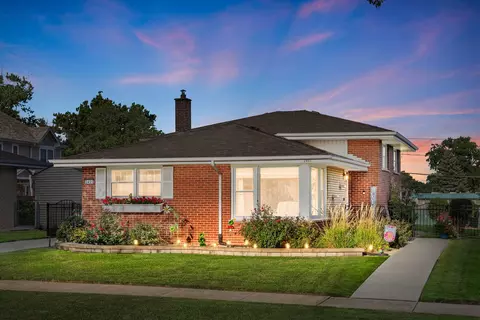 2401 Mayfair Ave, Westchester, IL 60154