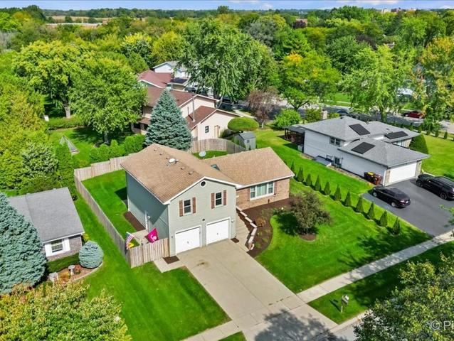 244 Joseph St, Woodstock, IL 60098
