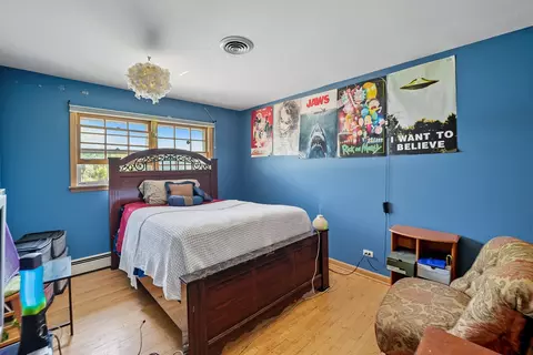 Bedroom - 1812 E Algonquin Rd, Des Plaines, IL 60016 photo 1 of 4