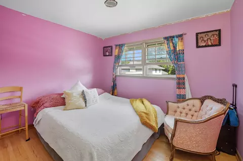 Bedroom - 1812 E Algonquin Rd, Des Plaines, IL 60016 photo 3 of 4