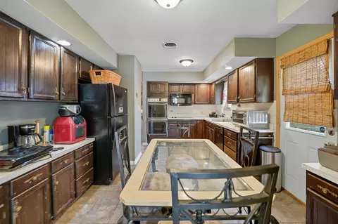 Kitchen - 1812 E Algonquin Rd, Des Plaines, IL 60016 photo 3 of 3