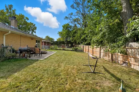 Exterior - 1812 E Algonquin Rd, Des Plaines, IL 60016 photo 3 of 6