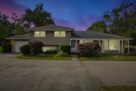 Exterior - 1812 E Algonquin Rd, Des Plaines, IL 60016 photo 6 of 6