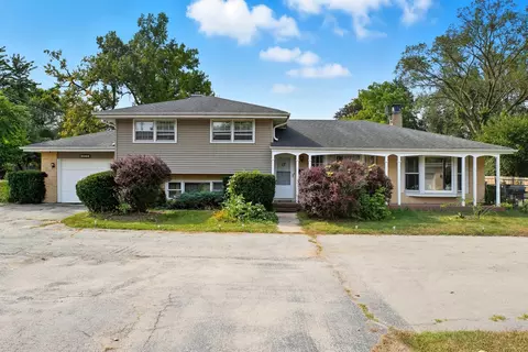 1812 E Algonquin Rd, Des Plaines, IL 60016