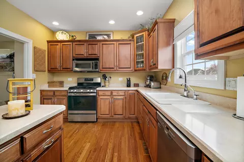 Kitchen - 318 Maple St, Beecher, IL 60401 photo 2 of 3