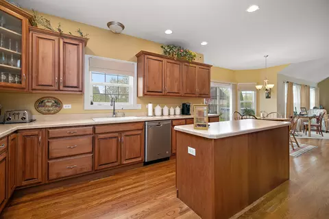 Kitchen - 318 Maple St, Beecher, IL 60401 photo 3 of 3