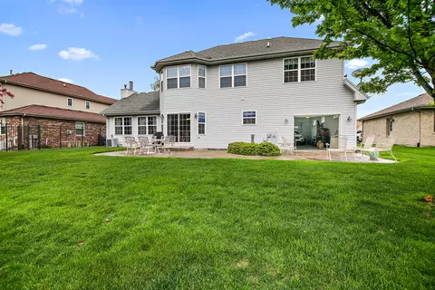 Exterior - 318 Maple St, Beecher, IL 60401 photo 2 of 4
